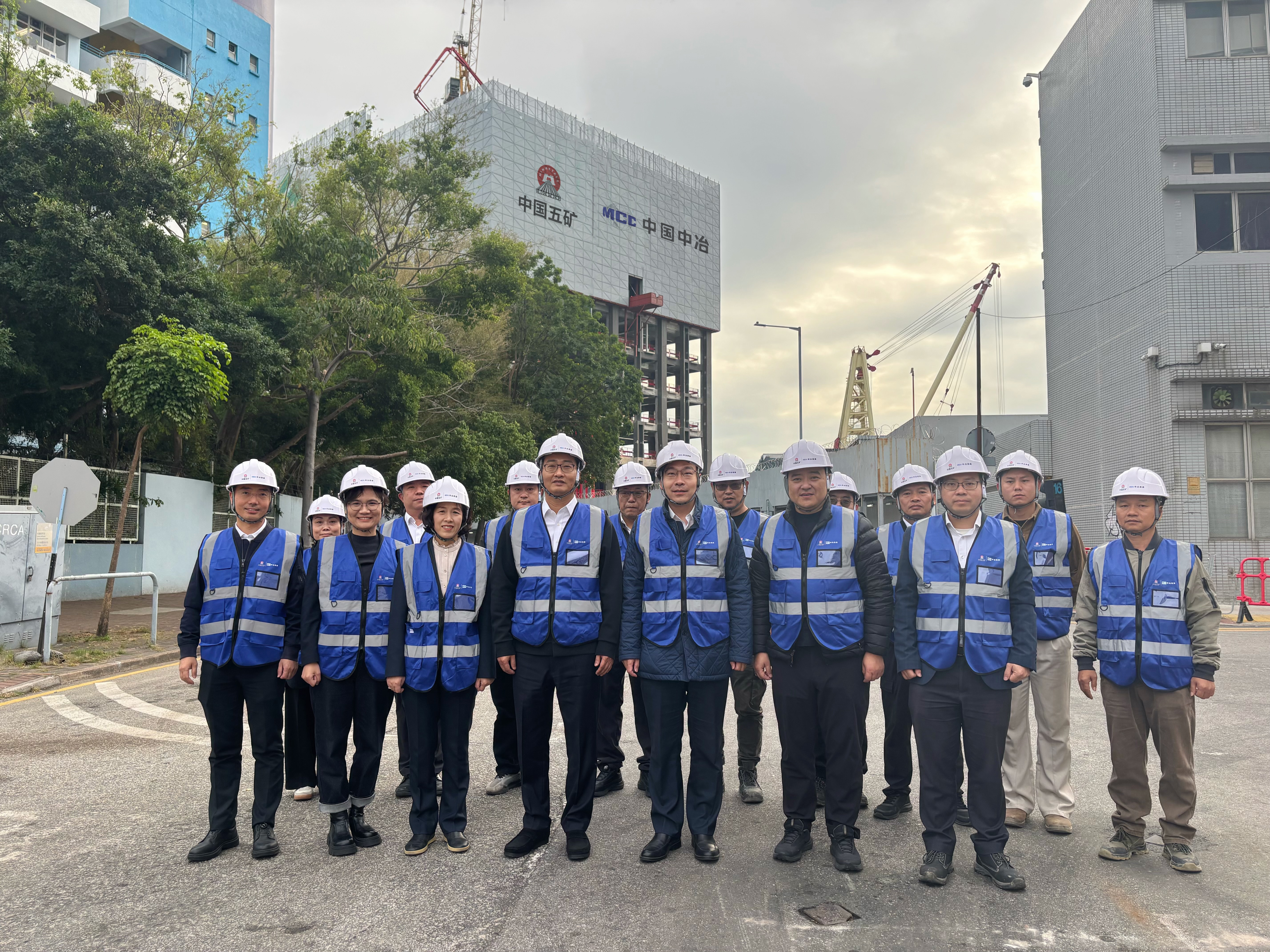 帶班檢查香港大樓項(xiàng)目